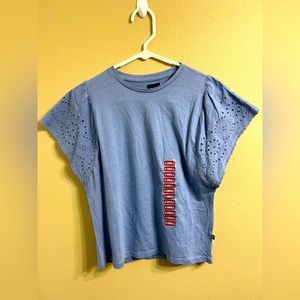 GAP Women's Eyelet Flutter Short Sleeve Scoop Neck Shirt Size X-Small NWT